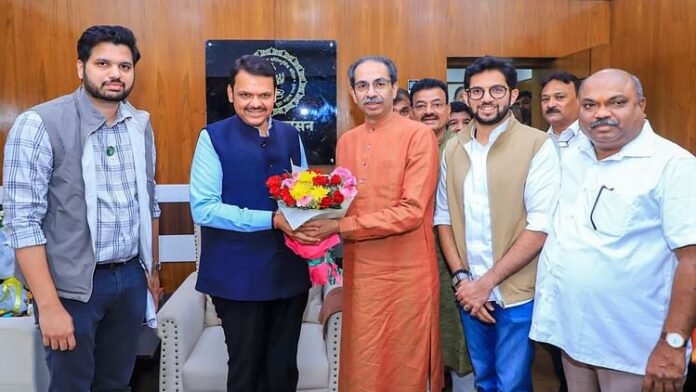 <b>महत्वपूर्ण-मुलाकात:-उद्धव-ठाकरे-की-देवेंद्र-फडणवीस-से-नागपुर-में-चर्चा</b>