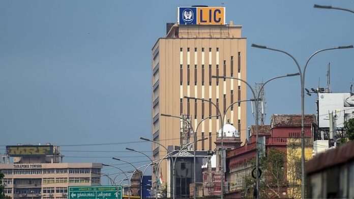 <b>एलआईसी-की-‘बीमा-सखी-योजना’-में-एक-महीने-में-50,000-से-अधिक-महिलाएं-हुईं-पंजीकृत,-हर-महीने-मिलेगा-विशेष-भुगतान</b>