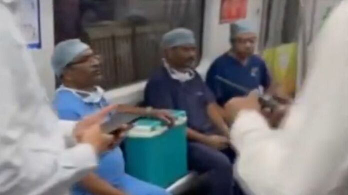 <b>अनूठी-सेवा:-धड़कते-दिल-का-सफर,-हैदराबाद-मेट्रो-ने-किया-अद्भुत-कार्य</b>