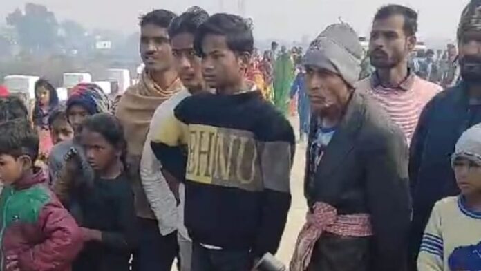 <b>बिहार-में-शिक्षक-की-दिनदहाड़े-हत्या:-अपराधियों-ने-स्कूल-जाते-समय-सिर-में-मारी-गोली</b>