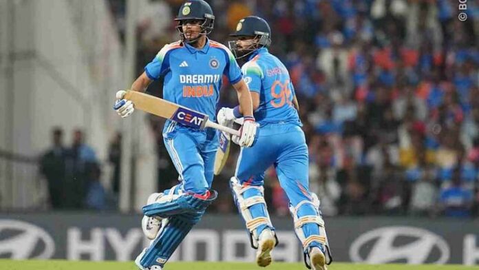 <b>भारत-को-श्रेयस-अय्यर-के-आउट-होते-ही-लगा-तीसरा-झटका!</b>