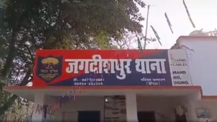 <b>बिहार:-परीक्षा-केंद्र-पर-नाबालिग-छात्रा-ने-दिया-बच्चे-को-जन्म</b>