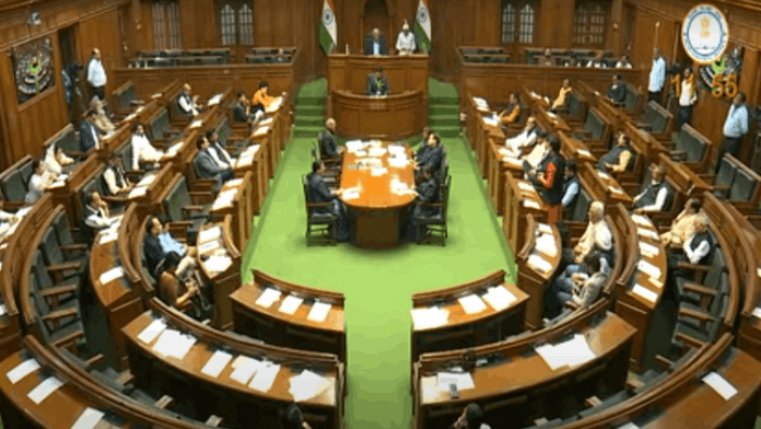 <b>दिल्ली-सरकार-की-नई-चुनौतियाँ:-विधानसभा-सत्र-में-सीएजी-रिपोर्ट-पेश-होने-की-संभावना</b>