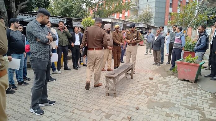 <b>अंबाला-सिटी-कोर्ट-में-फायरिंग:-गैंगवार-की-आशंका-से-पैदा-हुआ-हड़कंप</b>