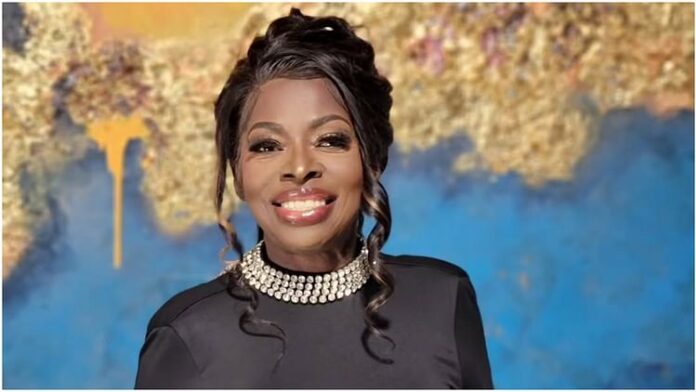 <b>63-वर्षीय-ग्रैमी-नॉमिनेटेड-गायिका-एंजी-स्टोन-की-सड़क-दुर्घटना-में-दुखद-मौत</b>