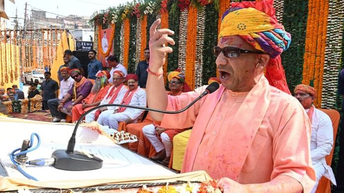 <b>प्रयागराज-में-सनातन-धर्म-की-ताकत-का-अद्भुत-प्रदर्शन:-सीएम-योगी-का-बयान</b>