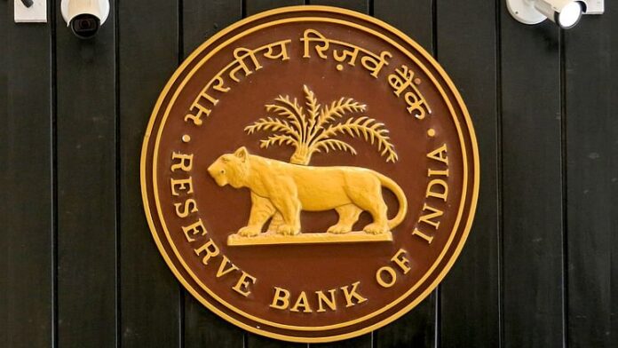 <b>आरबीआई-गवर्नर-ने-टैरिफ-युद्ध-पर-चिंता-जताई,-निर्यात-पर-पड़ेगा-नकारात्मक-असर</b>