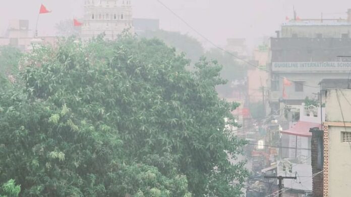 <b>बिहार-में-मौसम-की-सख्ती:-सभी-जिलों-के-लिए-किया-गया-अलर्ट-जारी,-घर-से-बाहर-न-निकलें-लोग</b>