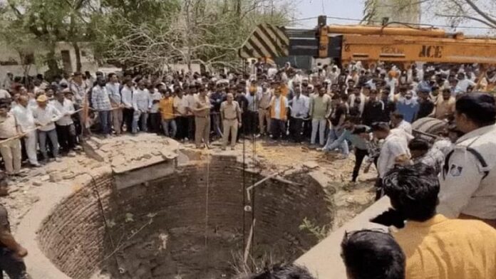 <b>मंदसौर-में-भीषण-सड़क-हादसा:-कुएं-में-गिरी-कार,-10-लोगों-की-जान-गई</b>