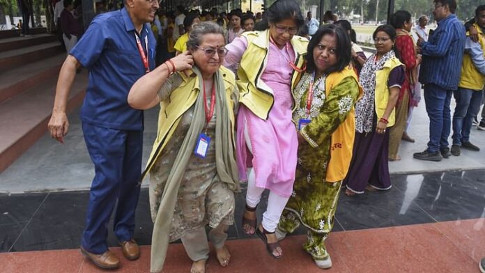 <b>युद्ध-जैसी-स्थिति-से-निपटने-के-लिए-देश-भर-में-मॉक-ड्रिल-का-आयोजन,-सुरक्षा-योजनाओं-की-तैयारी-तेज</b>