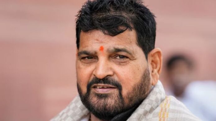 <b>यौन-उत्पीड़न-मामले-में-बृजभूषण-के-लिए-राहत:-पटियाला-हाउस-कोर्ट-ने-क्लोजर-रिपोर्ट-को-किया-स्वीकार</b>