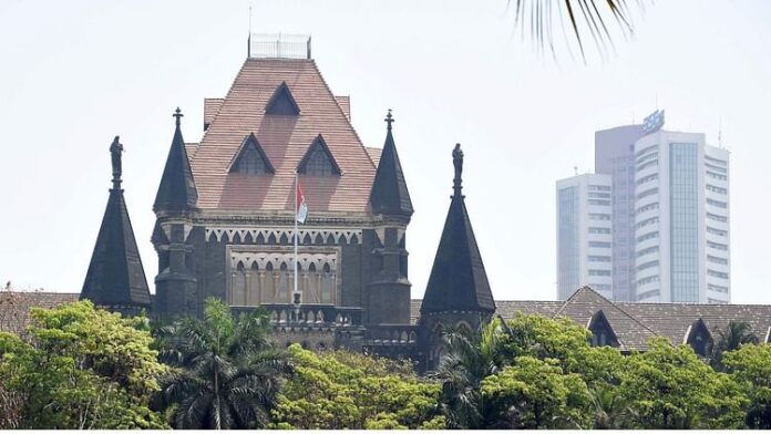 <b>2006-मुंबई-लोकल-ट्रेन-विस्फोट:-हाईकोर्ट-ने-12-आरोपियों-को-किया-बरी,-सबूतों-की-कमी-से-निर्धारित-हुआ-फैसला</b>