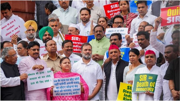 <b>बिहार-मतदाता-सूची-पुनरीक्षण-पर-विपक्ष-का-संसद-में-जोरदार-विरोध,-उठाई-गईं-वोट-चोरी-की-आशंकाएं</b>