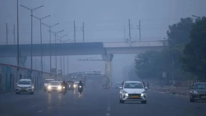 कब-तक-जलते-रहेंगे-फेफड़े?:-दिल्ली-की-हवा-लगातार-चौथे-दिन-बेहद-खराब,-ncr-में-नोएडा-सबसे-दूषित;-aqi-400-पार